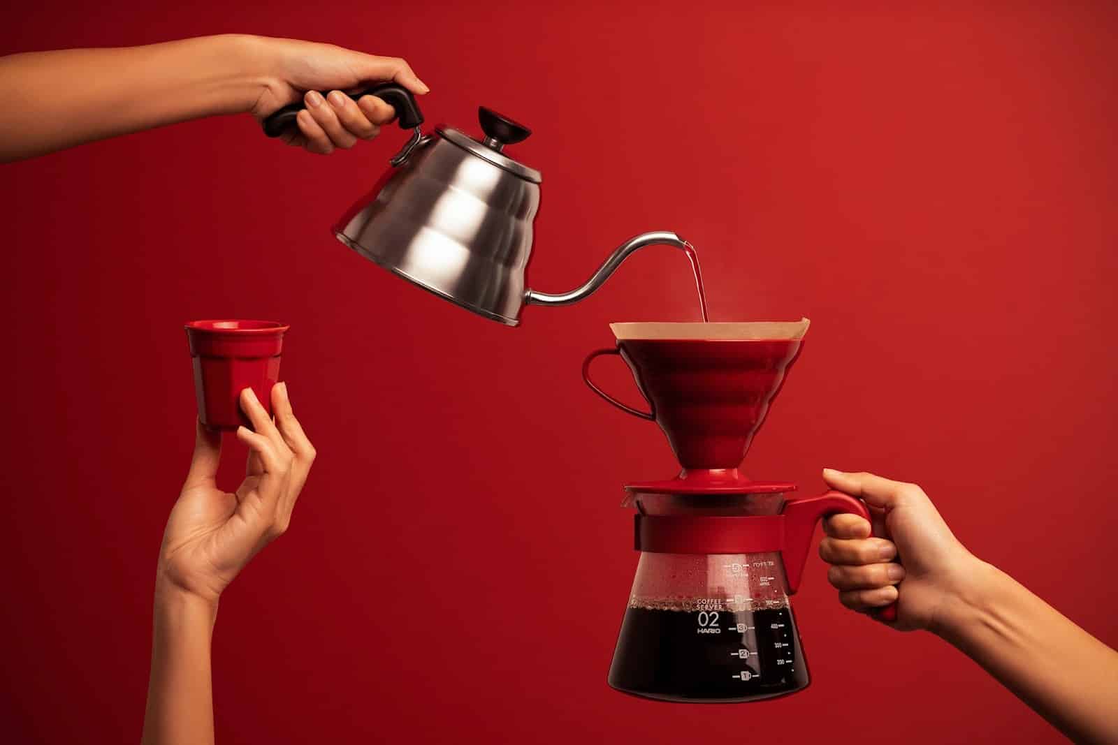 How to Use a Pour-Over Coffee Maker